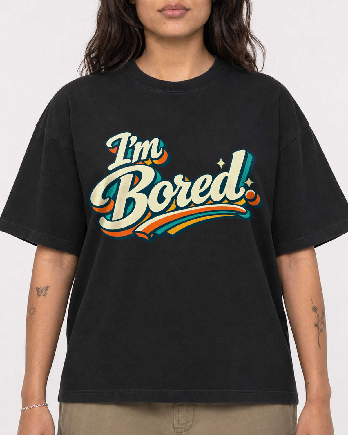 Mockup Boxy Heavyweight Tee Black female close-up 06