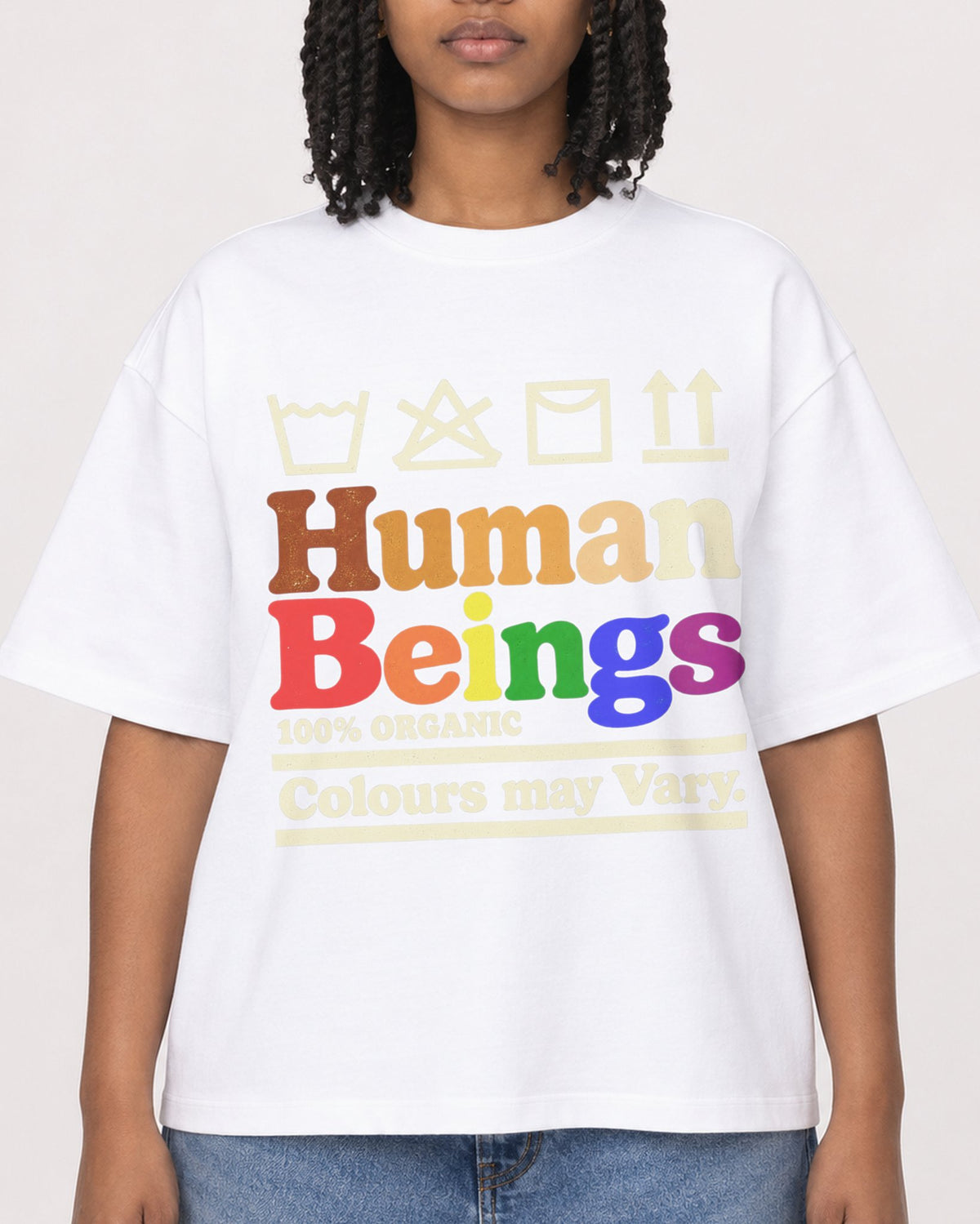 Mockup Boxy Heavyweight Tee White female close-up 15