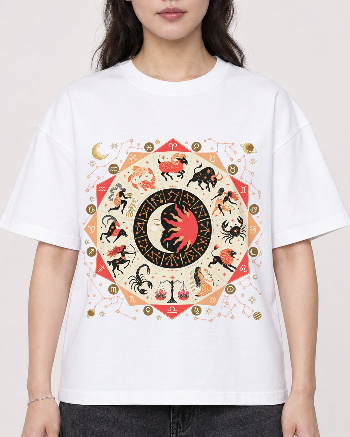 Mockup Boxy Heavyweight Tee White female close-up 03