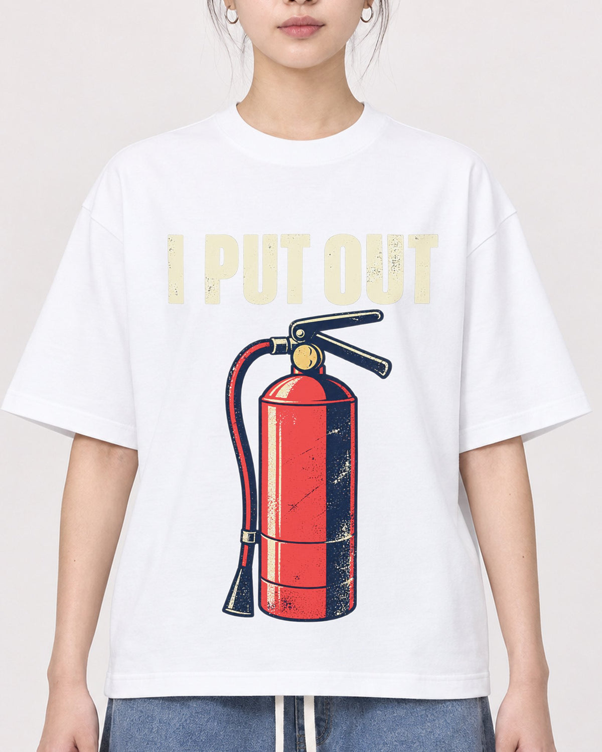 Mockup Boxy Heavyweight Tee White female close-up 41