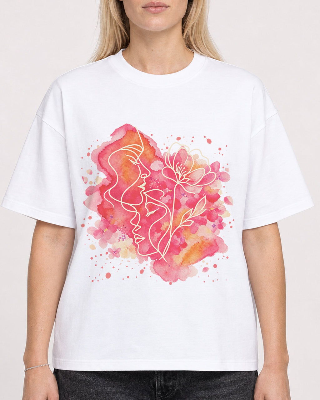 Mockup Boxy Heavyweight Tee White female close-up 08
