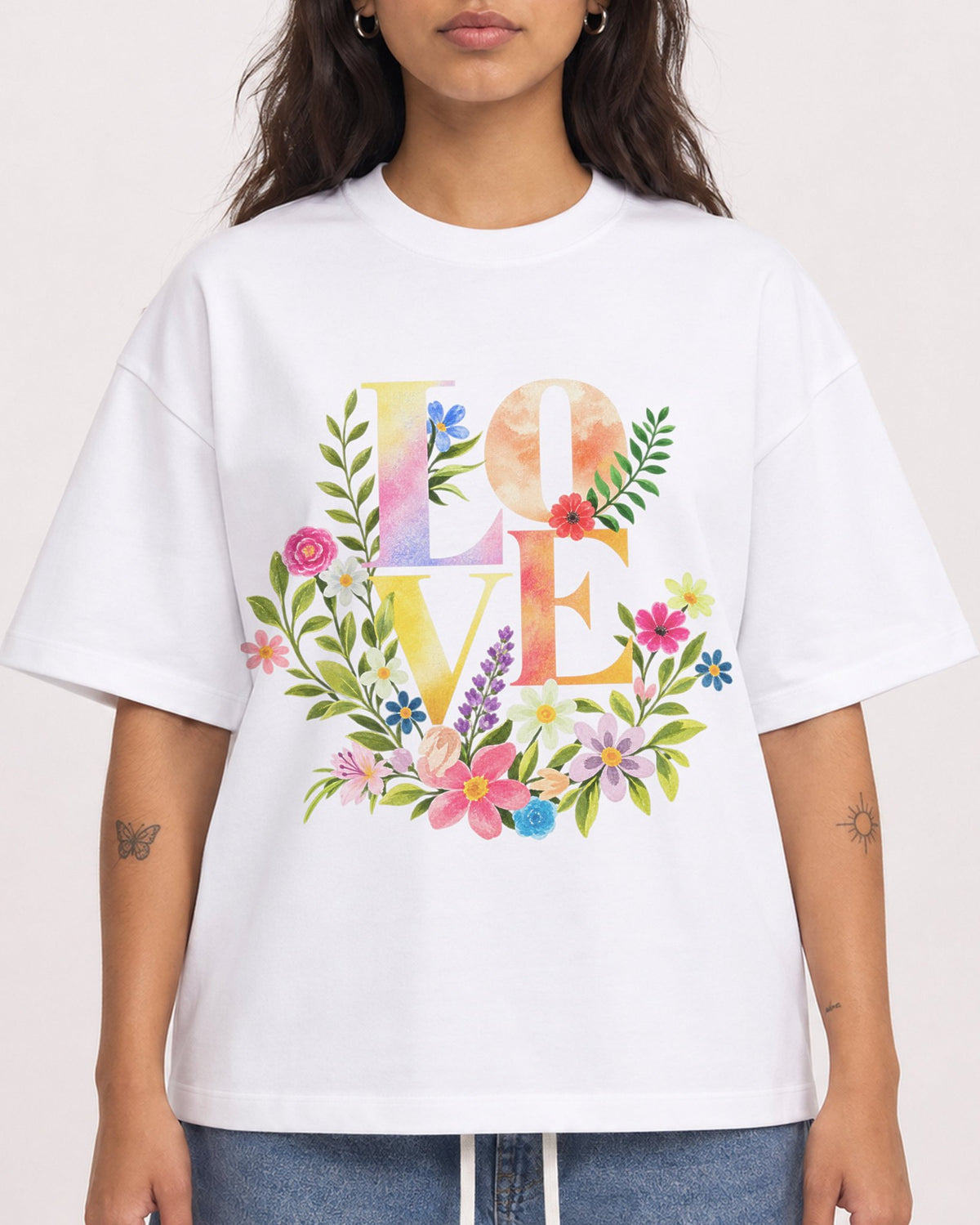 Mockup Boxy Heavyweight Tee White female close-up 06