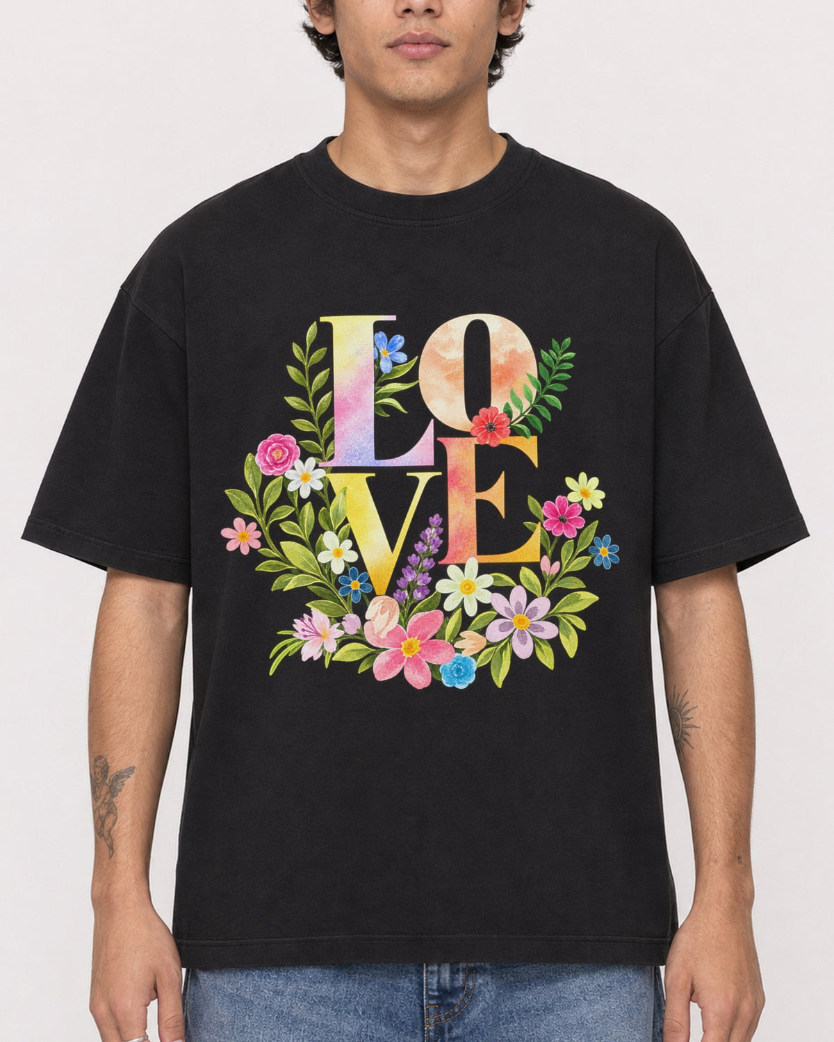 Mockup Boxy Heavyweight Tee Black male close-up 06