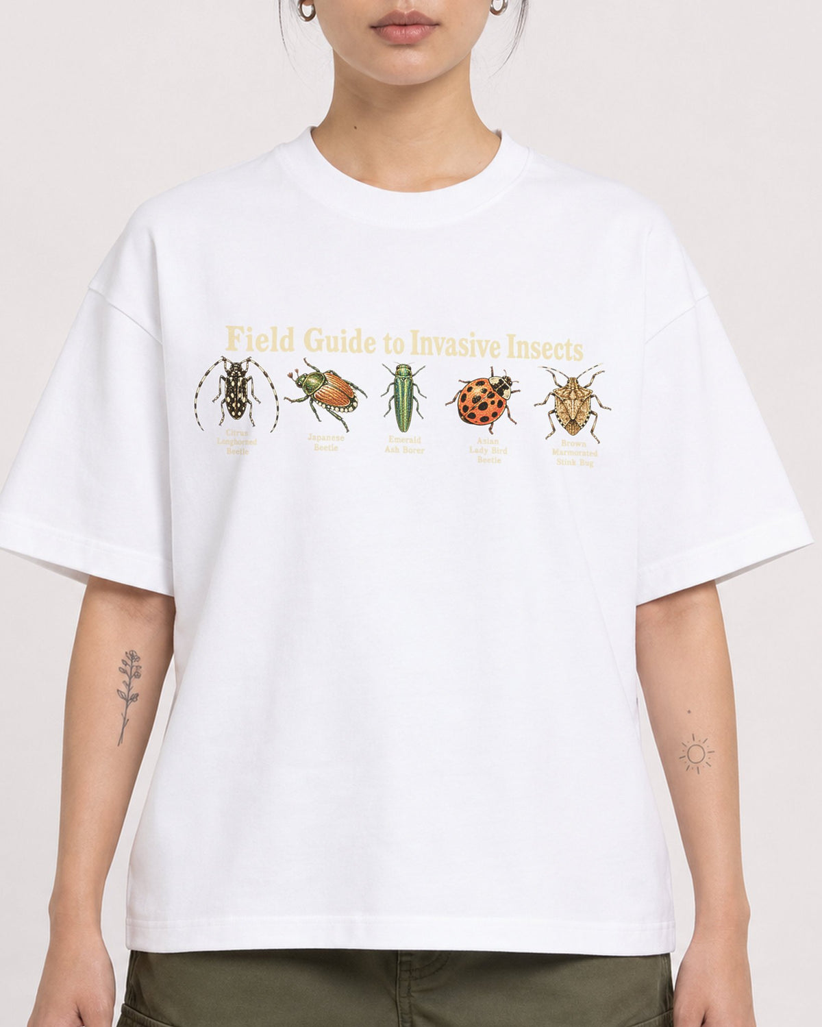 Mockup Boxy Heavyweight Tee White female close-up 12