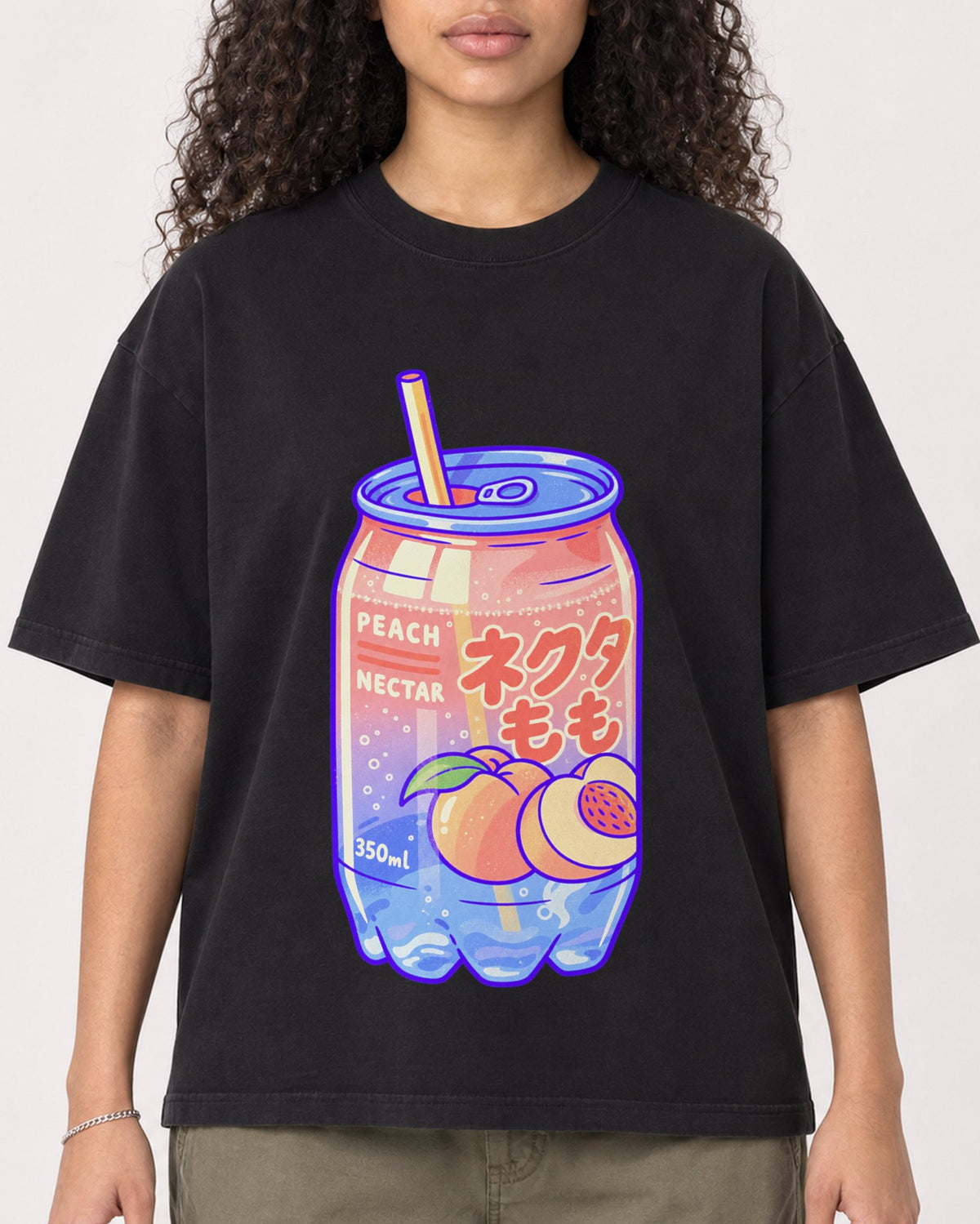 Mockup Boxy Heavyweight Tee Black female close-up 10