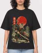 Mockup Boxy Heavyweight Tee Black female close-up 27