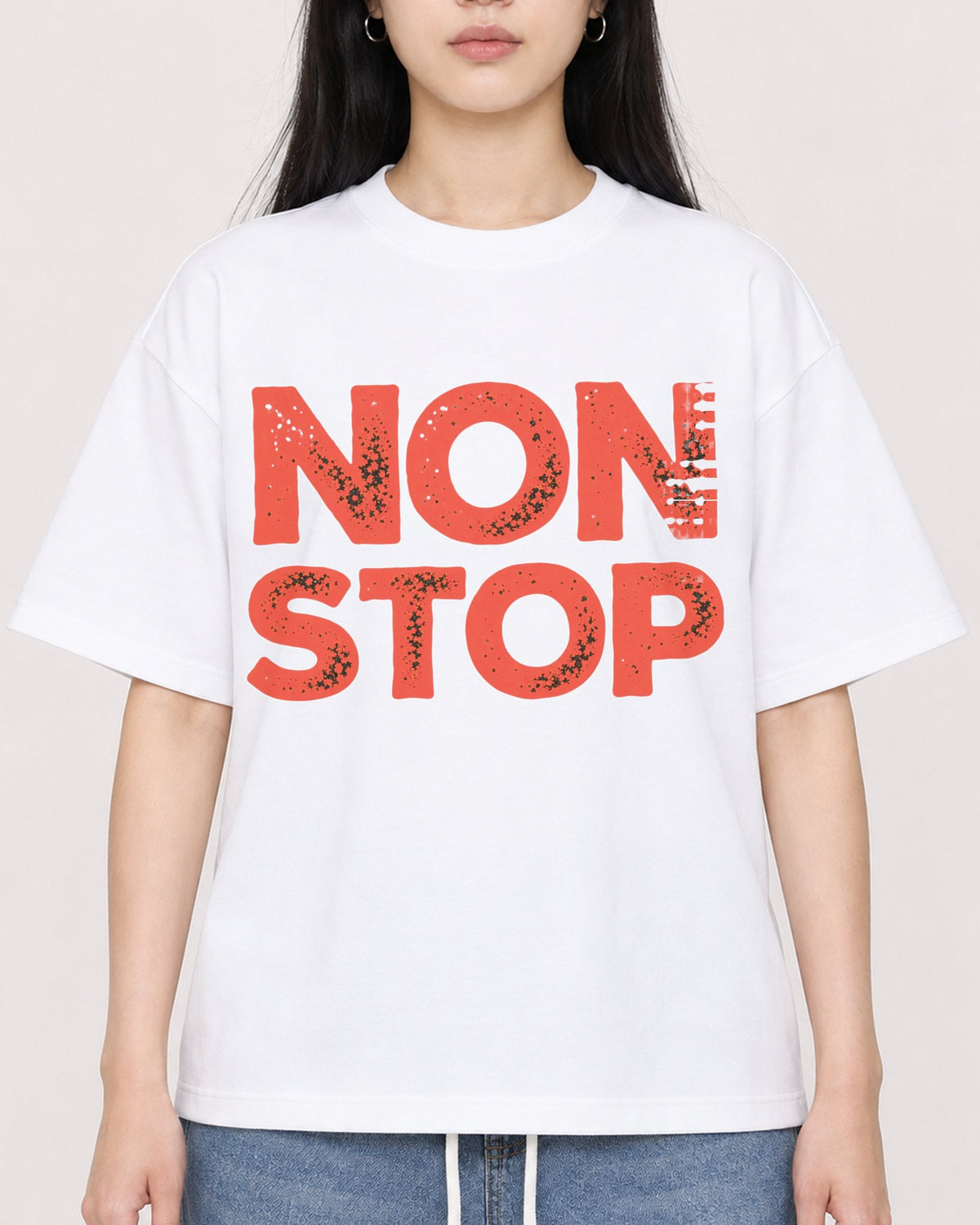 Mockup Boxy Heavyweight Tee White female close-up 01