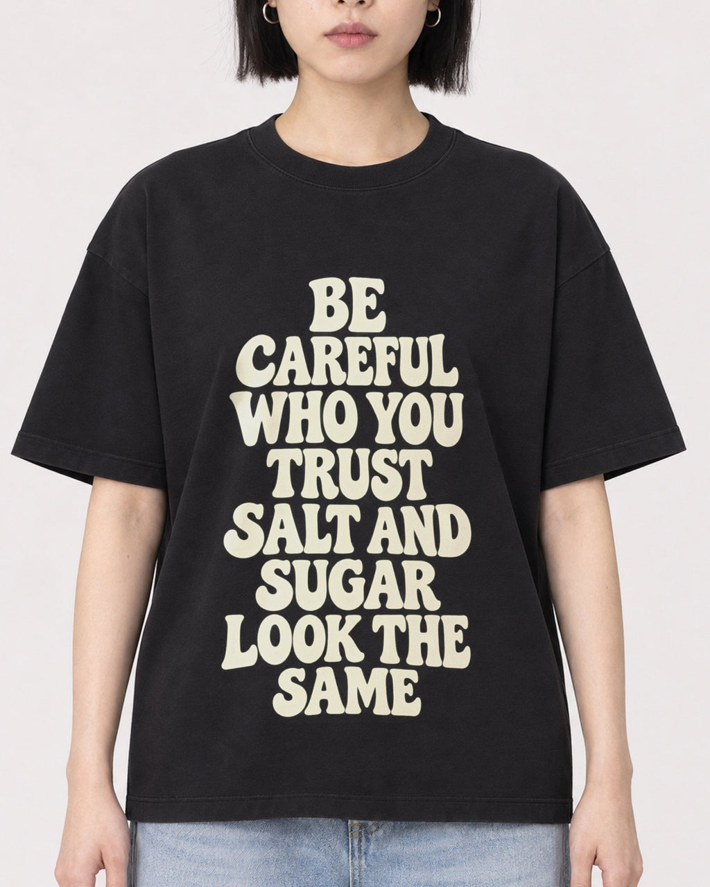 Mockup Boxy Heavyweight Tee Black female close-up 11