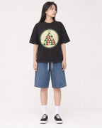 Mockup Boxy Heavyweight Tee Black female full-body 01