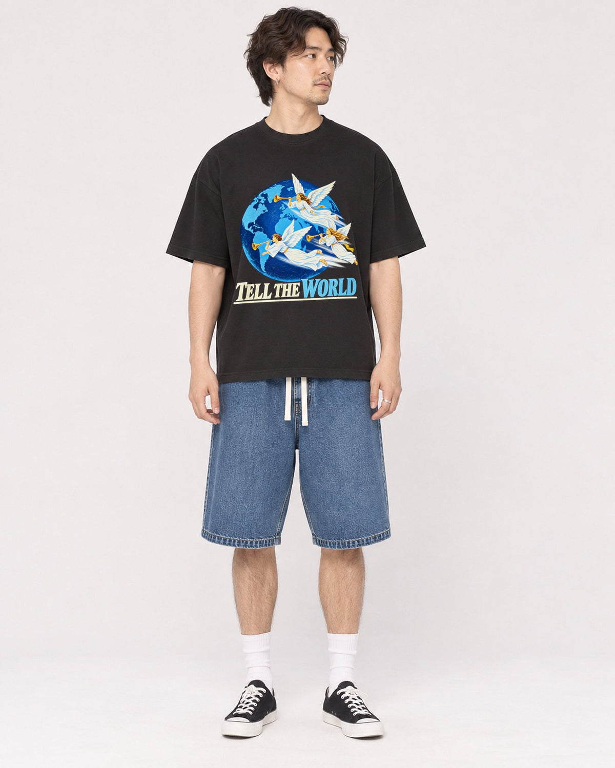 Mockup Boxy Heavyweight Tee Black male full-body 03