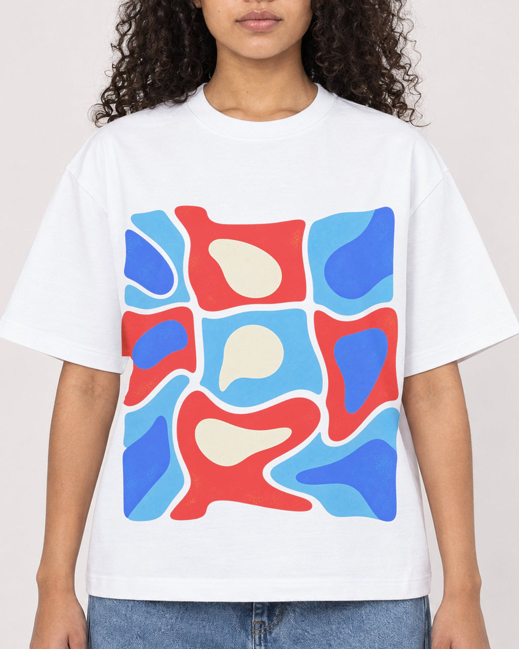 Mockup Boxy Heavyweight Tee White female close-up 10