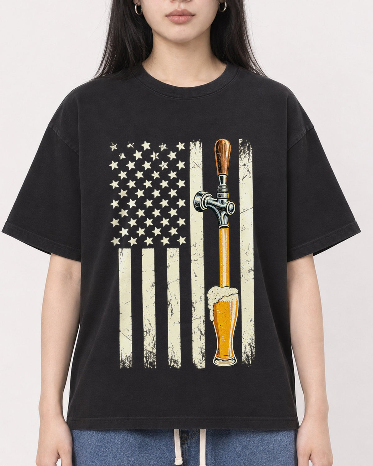 Mockup Boxy Heavyweight Tee Black female close-up 01