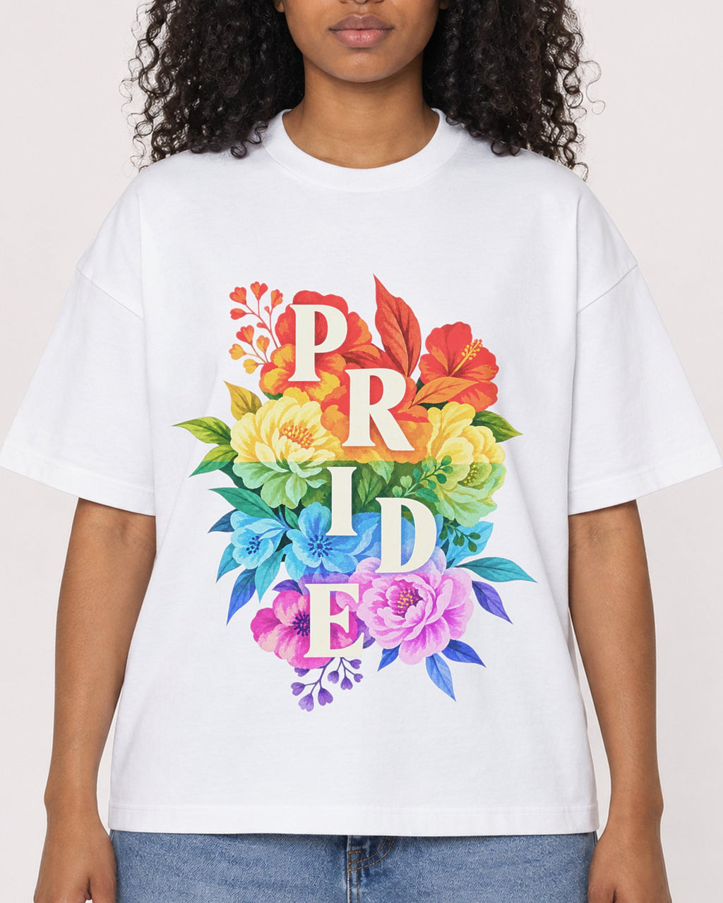 Mockup Boxy Heavyweight Tee White female close-up 05