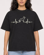 Mockup Boxy Heavyweight Tee Black female close-up 07