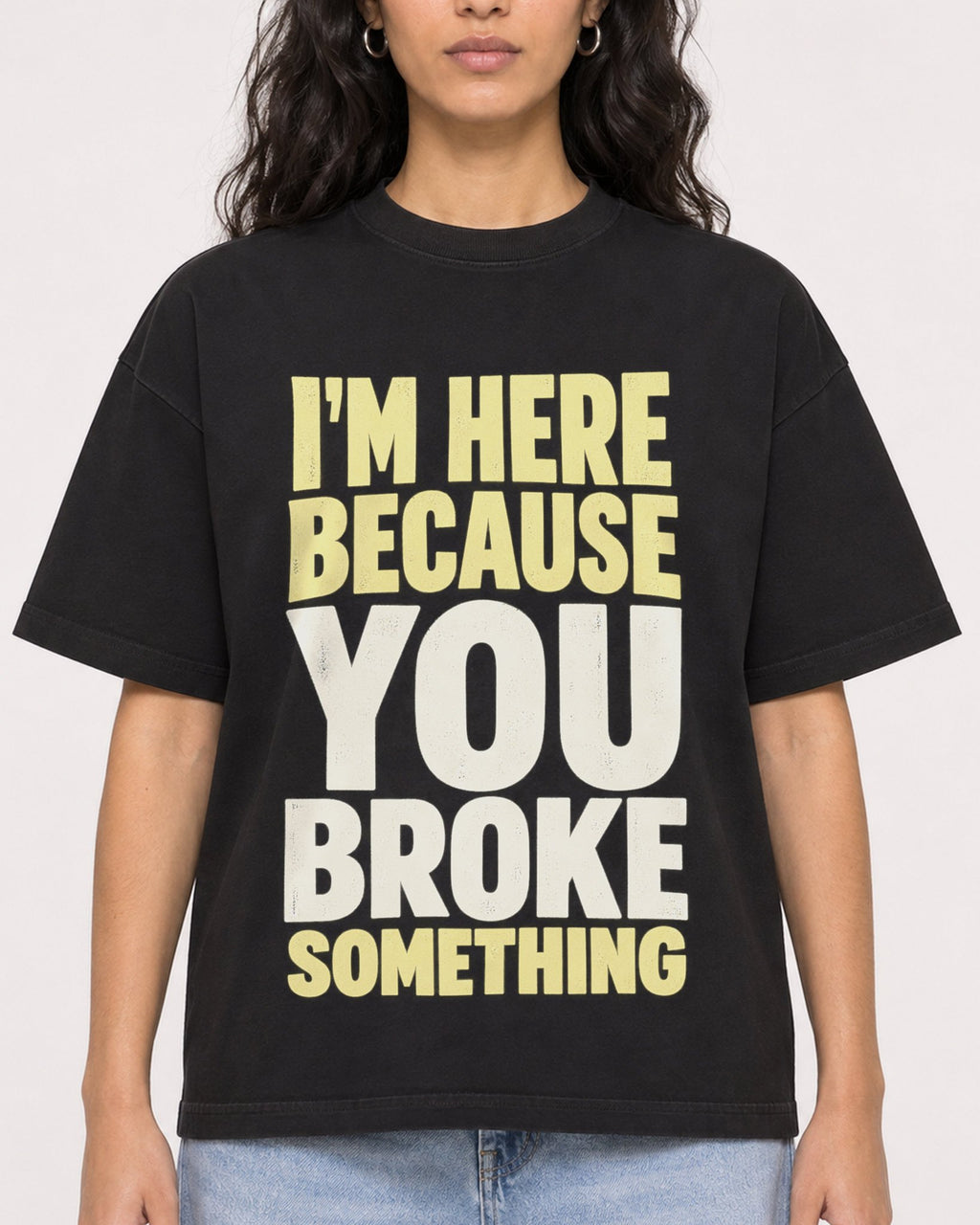 Mockup Boxy Heavyweight Tee Black female close-up 07