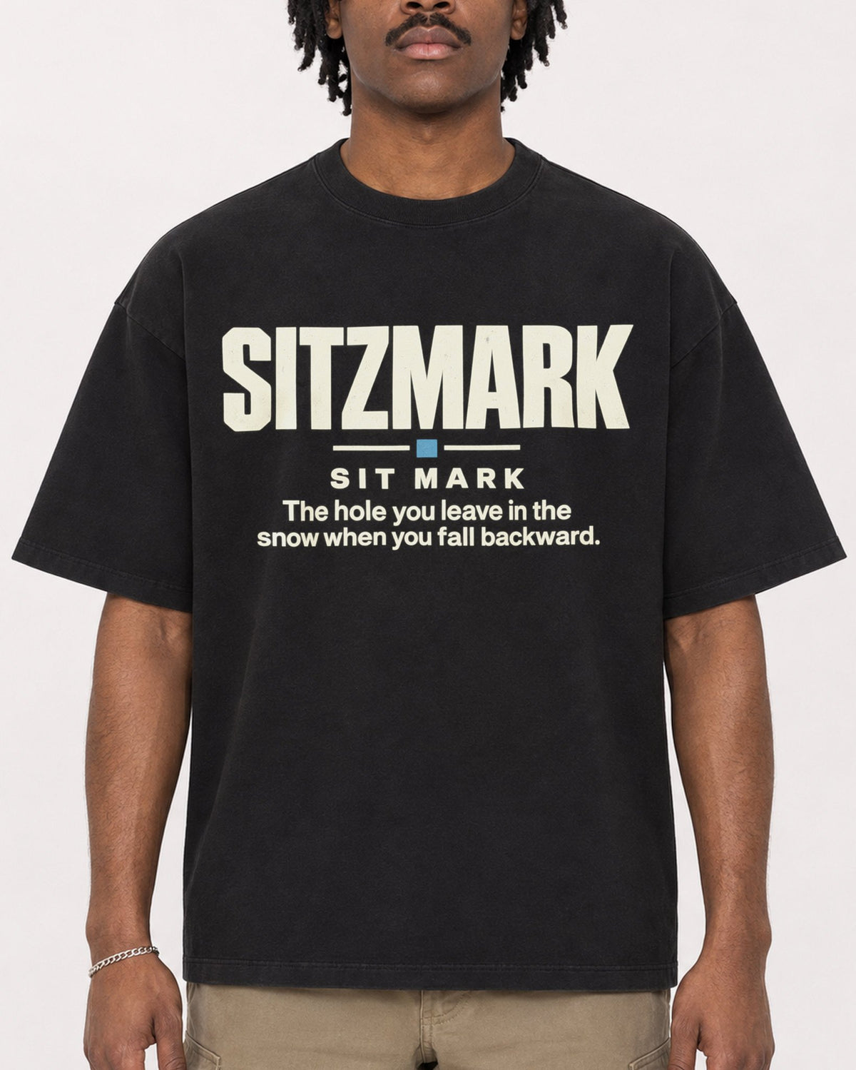 Mockup Boxy Heavyweight Tee Black male close-up 04