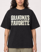 Mockup Boxy Heavyweight Tee Black female close-up 30