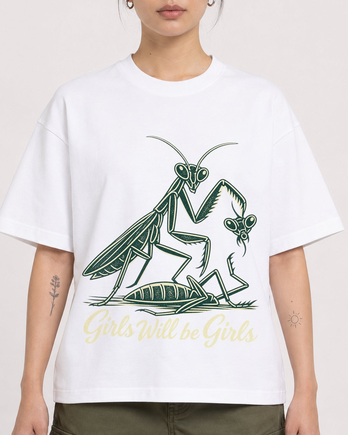 Mockup Boxy Heavyweight Tee White female close-up 12