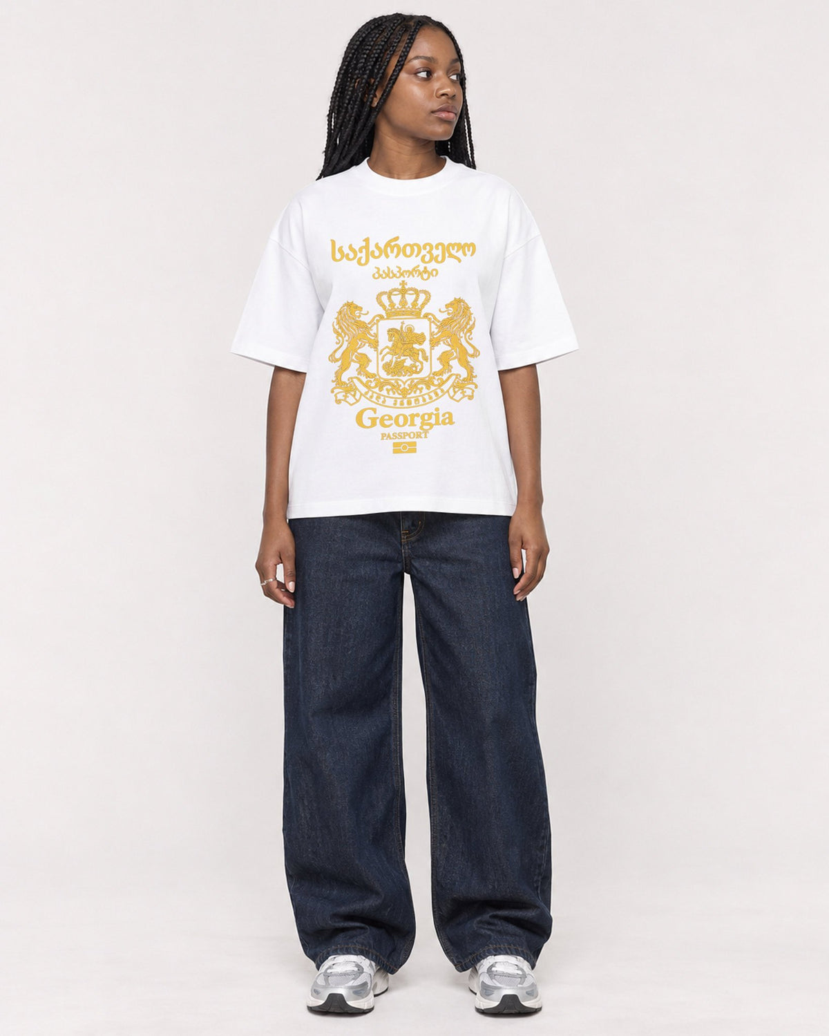 Mockup Boxy Heavyweight Tee White female full-body 04