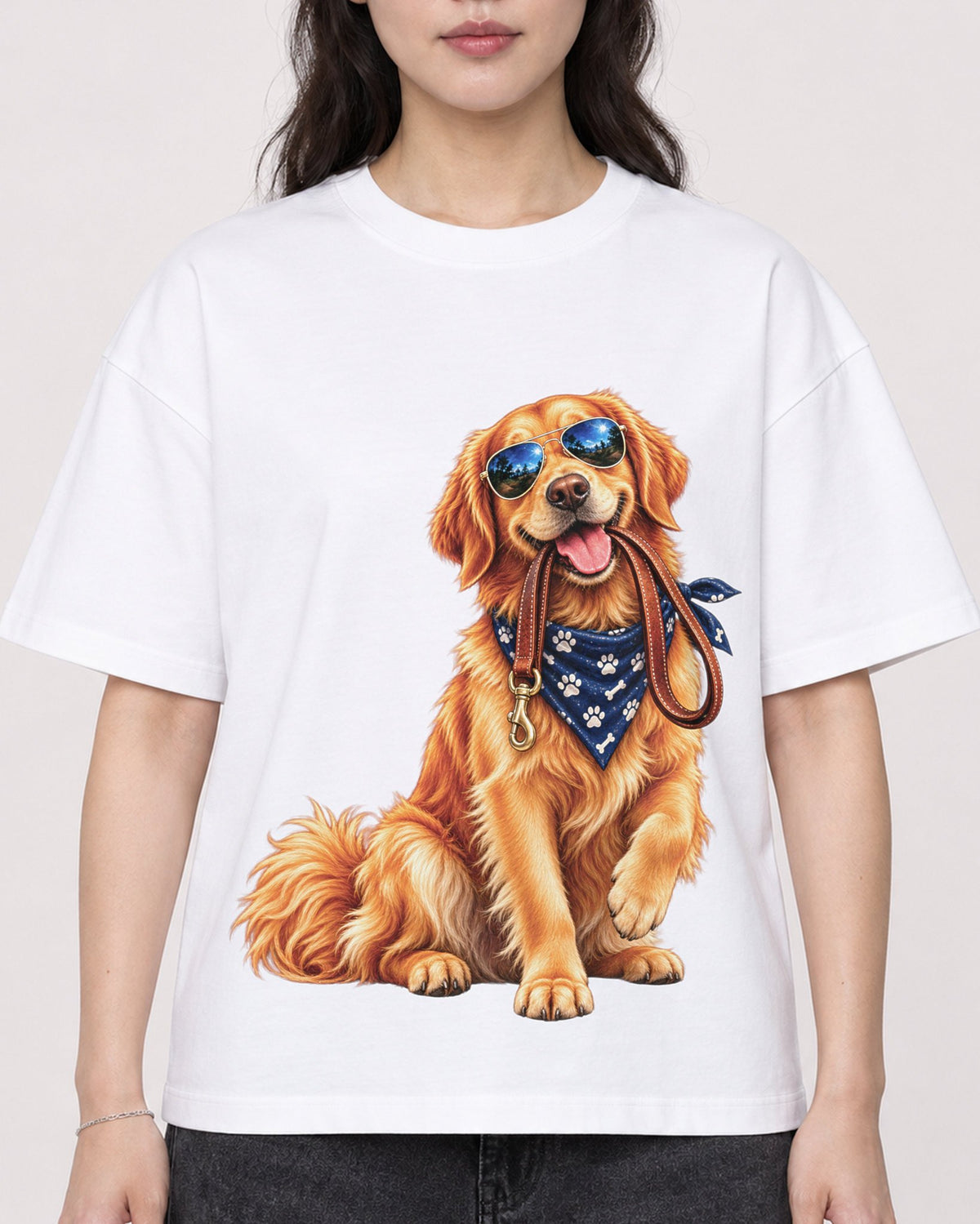 Mockup Boxy Heavyweight Tee White female close-up 03