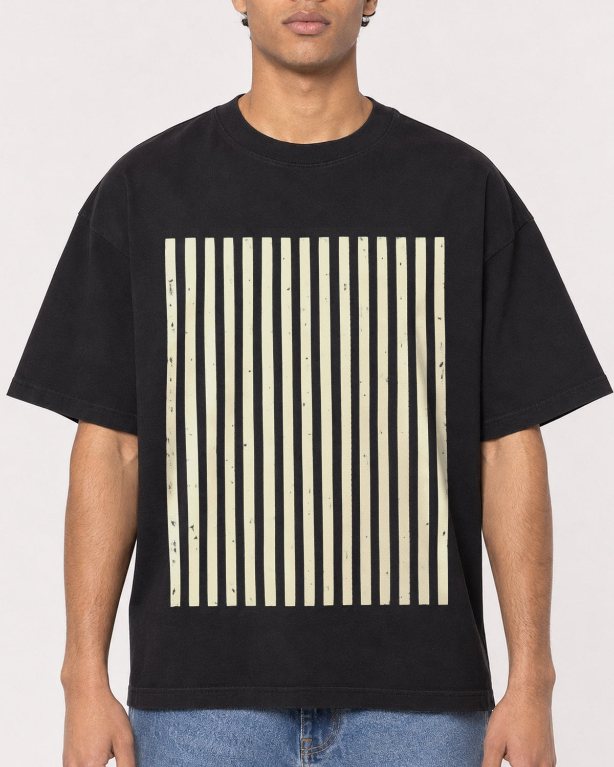 Mockup Boxy Heavyweight Tee Black male close-up 10