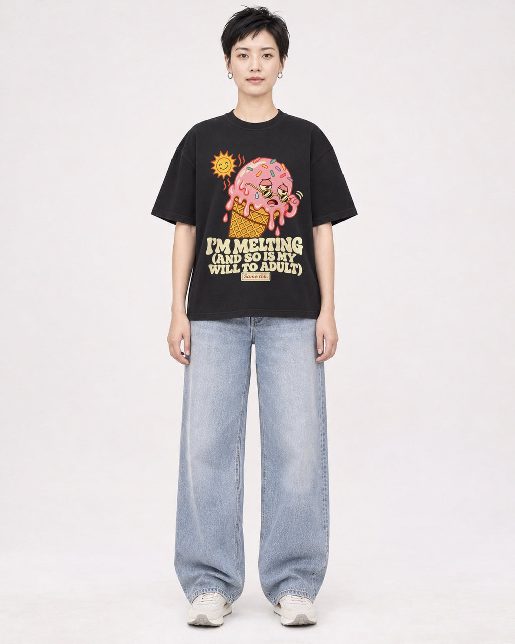 Mockup Boxy Heavyweight Tee Black female full-body 23