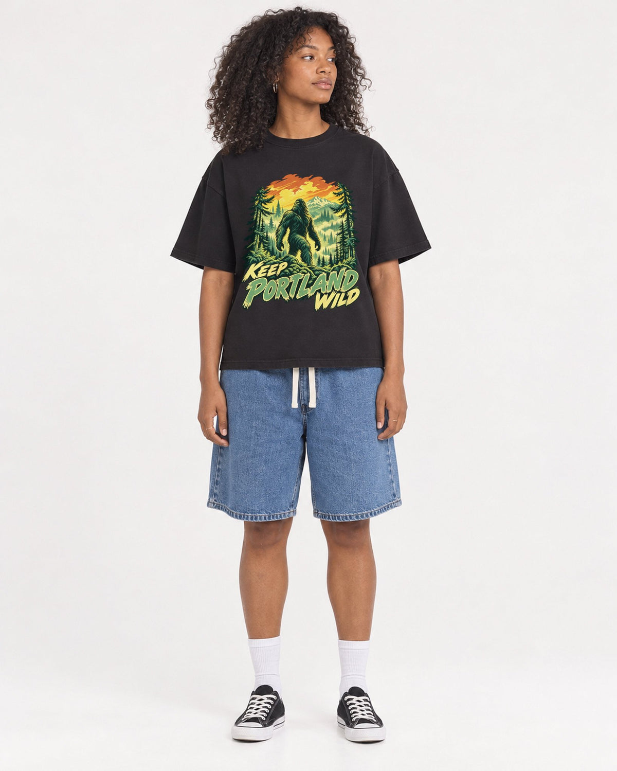 Mockup Boxy Heavyweight Tee Black female full-body 05