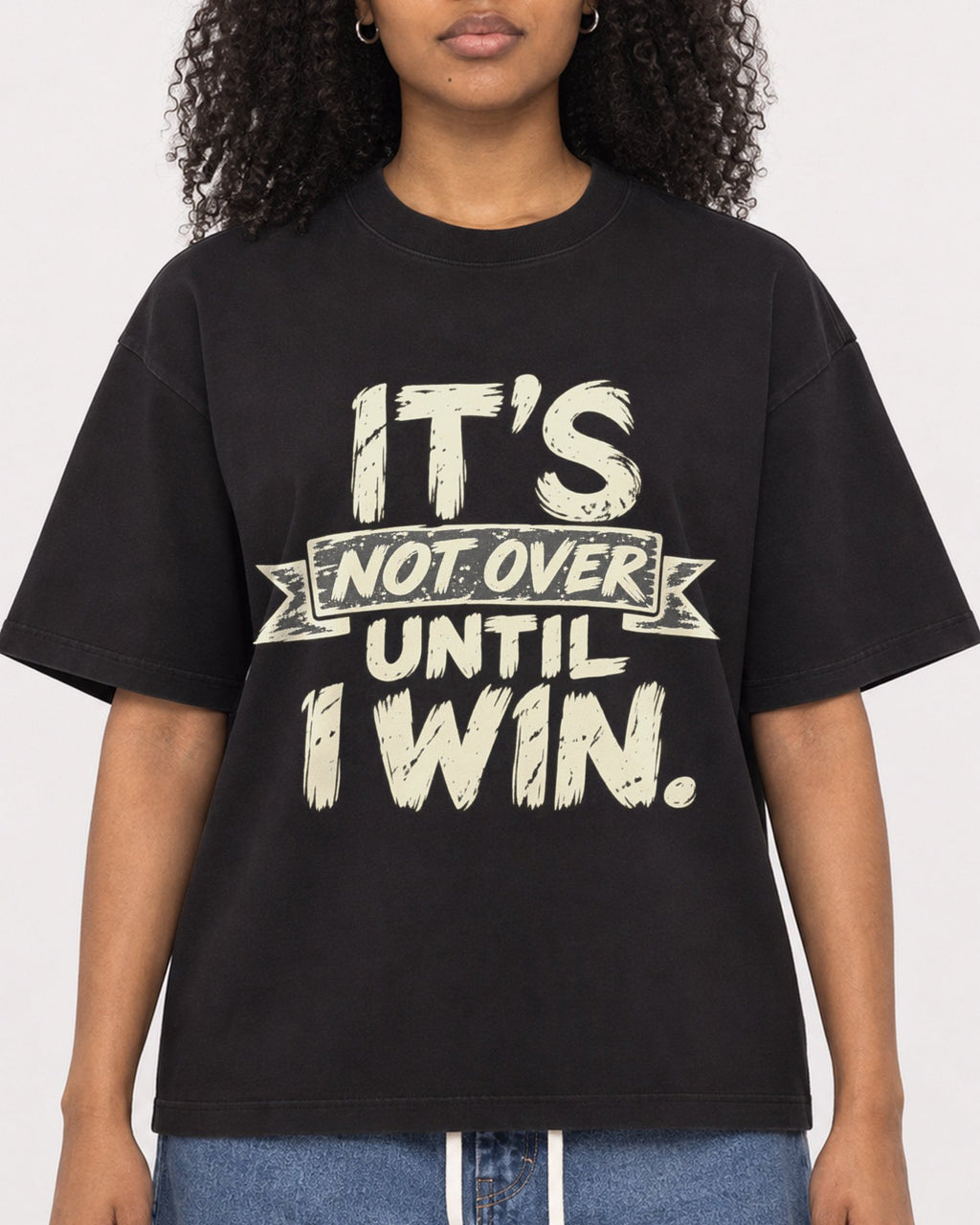 Mockup Boxy Heavyweight Tee Black female close-up 05