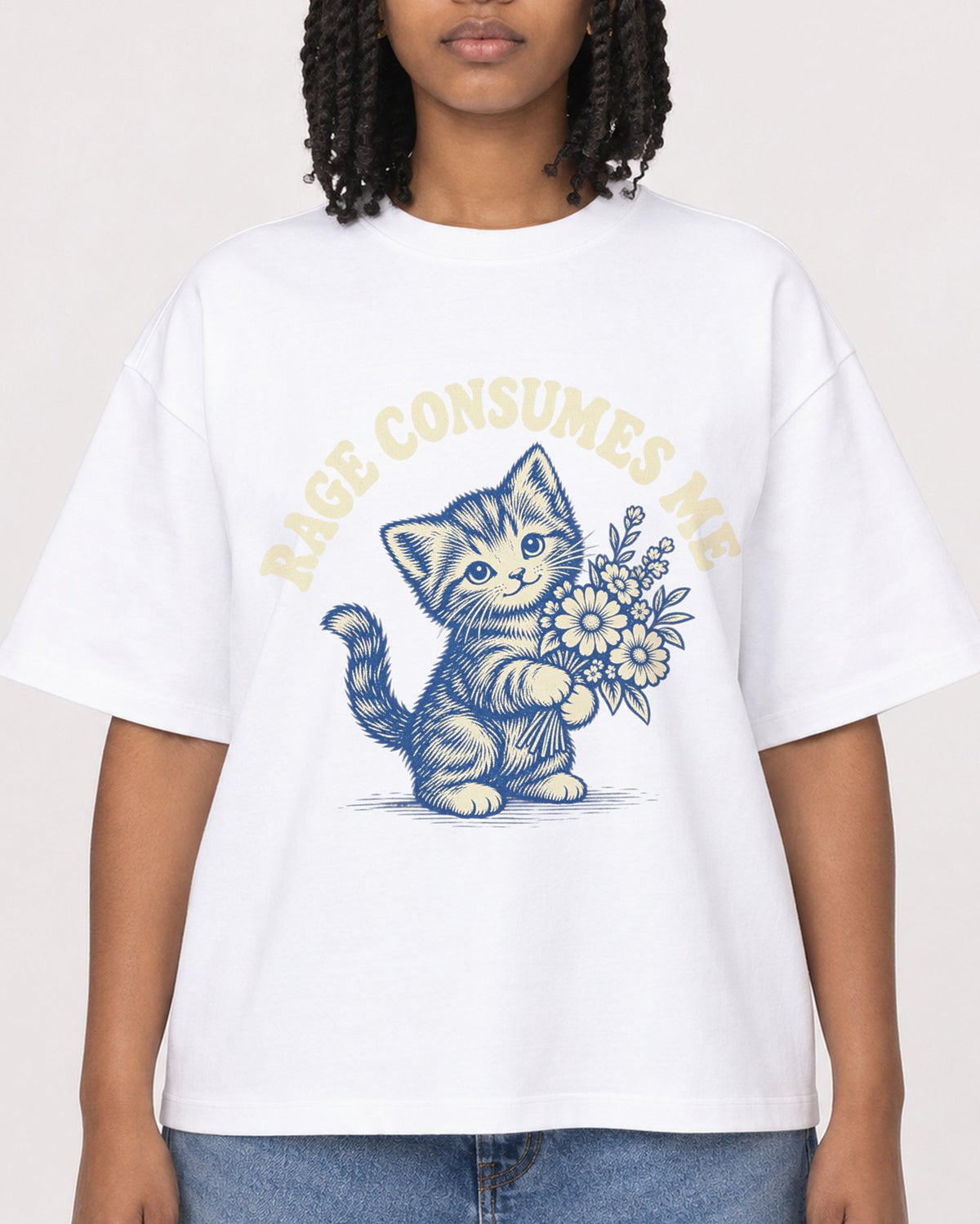 Mockup Boxy Heavyweight Tee White female close-up 15