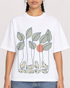 Mockup Boxy Heavyweight Tee White female close-up 50