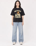 Mockup Boxy Heavyweight Tee Black female full-body 03