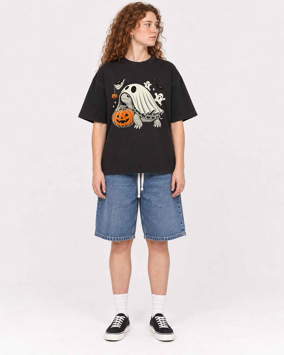 Mockup Boxy Heavyweight Tee Black female full-body 09