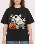 Mockup Boxy Heavyweight Tee Black female close-up 09