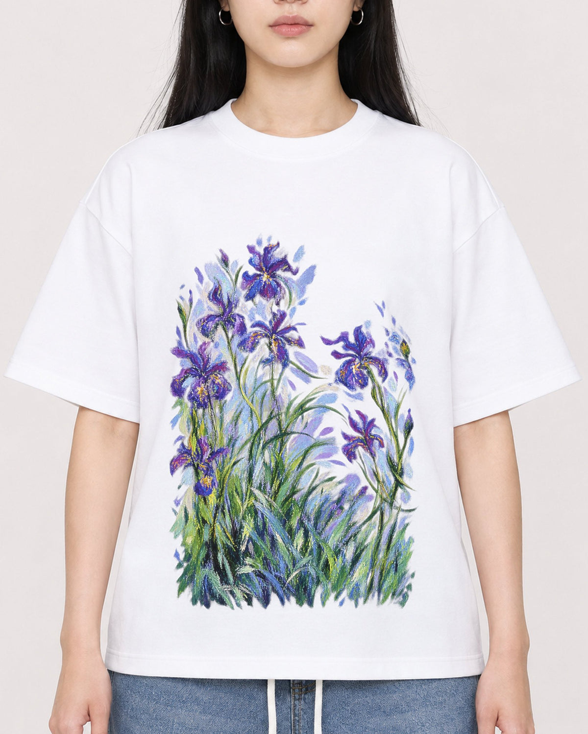 Mockup Boxy Heavyweight Tee White female close-up 01