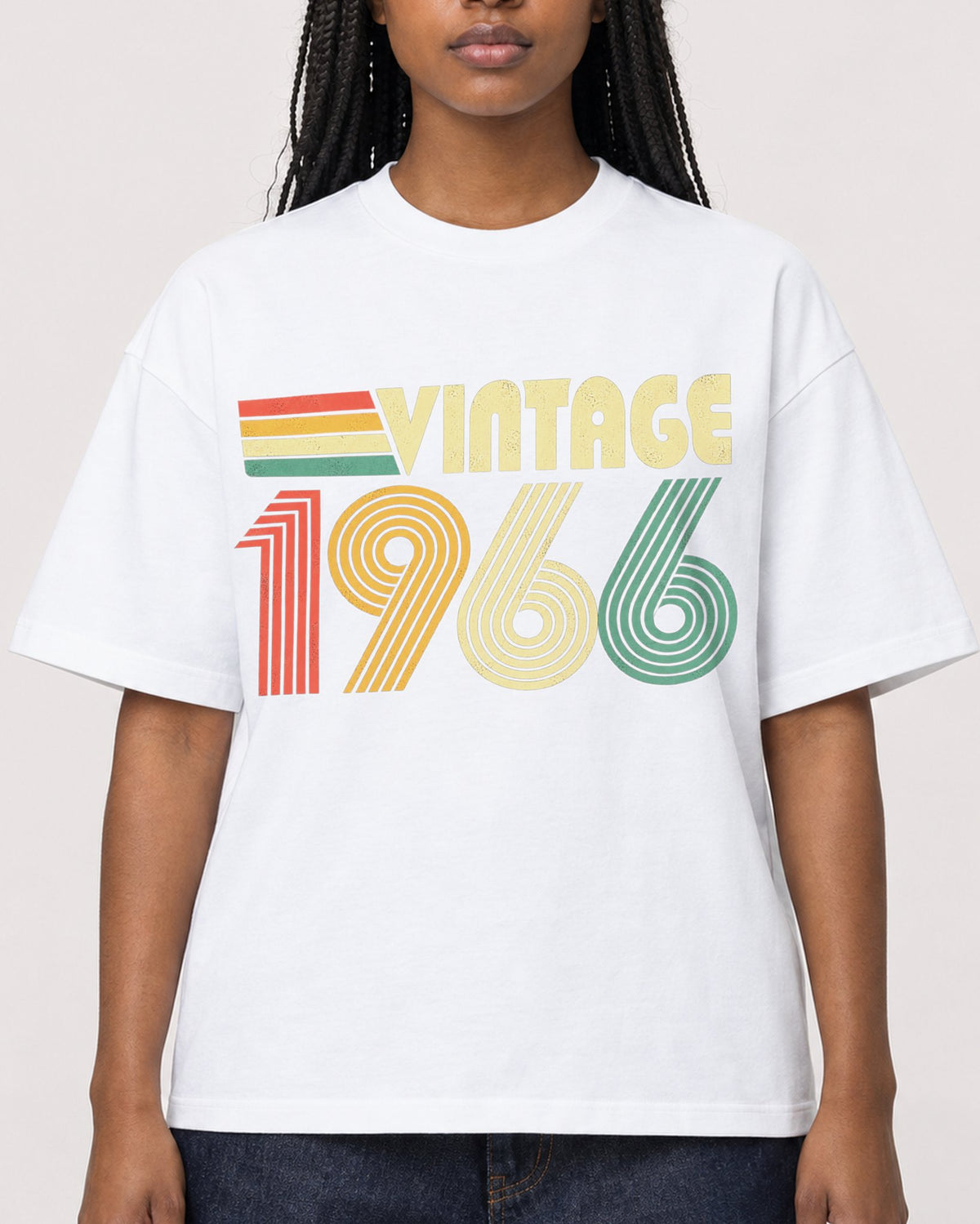 Mockup Boxy Heavyweight Tee White female close-up 04
