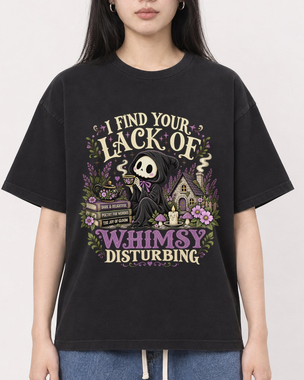 Mockup Boxy Heavyweight Tee Black female close-up 01
