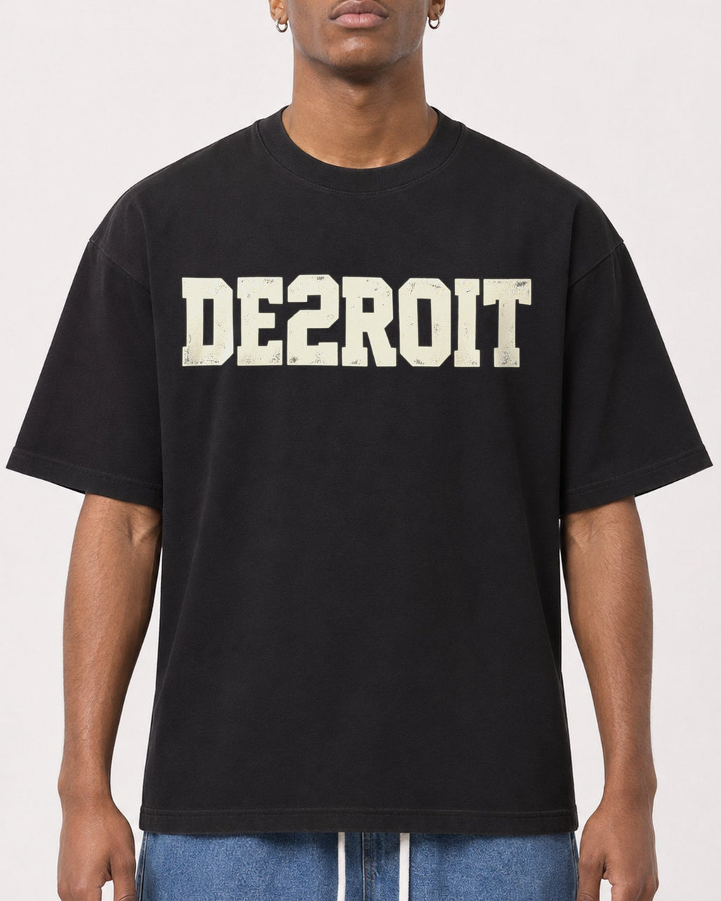 Mockup Boxy Heavyweight Tee Black male close-up 15