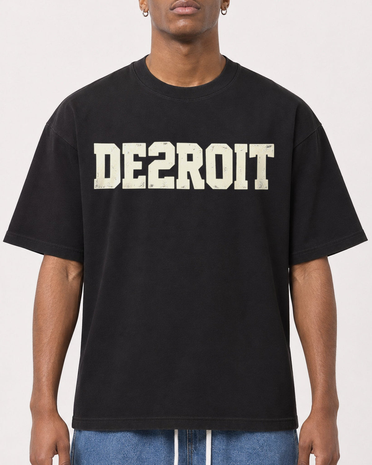 Mockup Boxy Heavyweight Tee Black male close-up 15