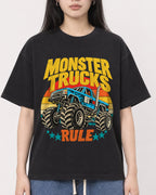 Mockup Boxy Heavyweight Tee Black female close-up 01