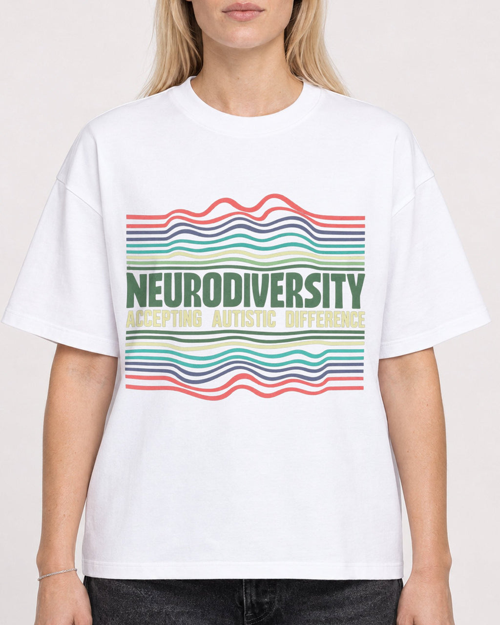 Mockup Boxy Heavyweight Tee White female close-up 08