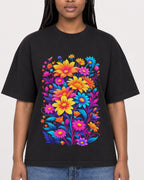 Mockup Boxy Heavyweight Tee Black female close-up 04