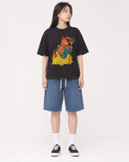 Mockup Boxy Heavyweight Tee Black female full-body 01