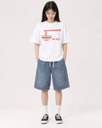 Mockup Boxy Heavyweight Tee White female full-body 01