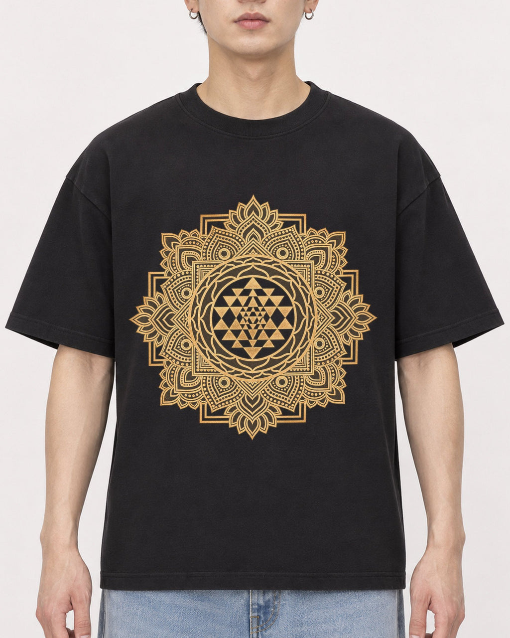 Mockup Boxy Heavyweight Tee Black male close-up 01