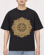 Mockup Boxy Heavyweight Tee Black male close-up 01