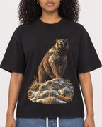 Mockup Boxy Heavyweight Tee Black female close-up 05