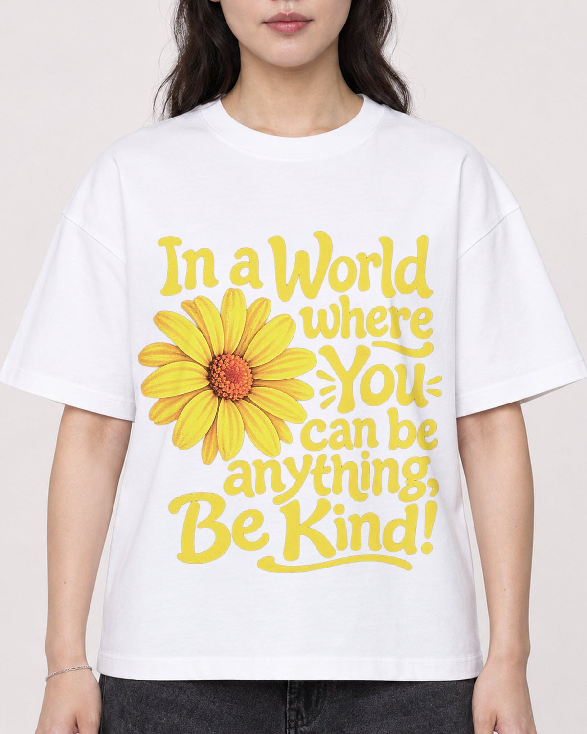 Mockup Boxy Heavyweight Tee White female close-up 03