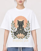 Mockup Boxy Heavyweight Tee White female close-up 41