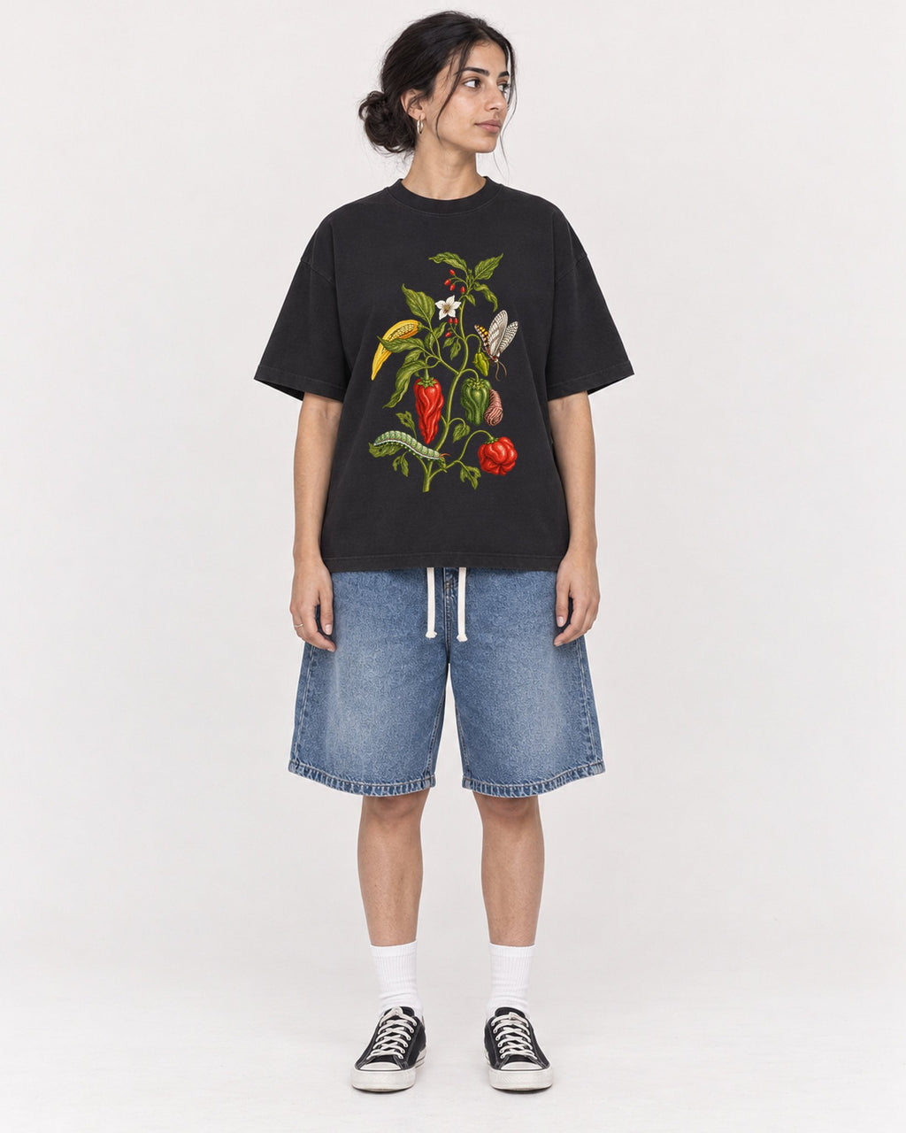 Mockup Boxy Heavyweight Tee Black female full-body 17