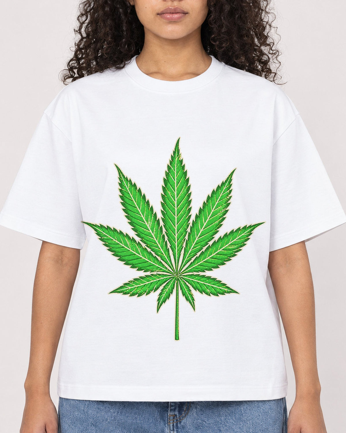 Mockup Boxy Heavyweight Tee White female close-up 10